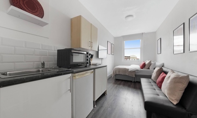 Archway Apartment | Stylish Budget Studio Near Archway Tube