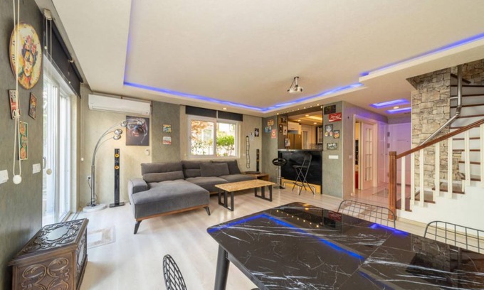 Muratpasa Apartment | Stylish Duplex with Garden and Gazebo in Muratpasa