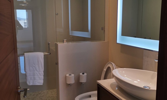 Santa Rosa Resort | Stylish family-size condo at resort