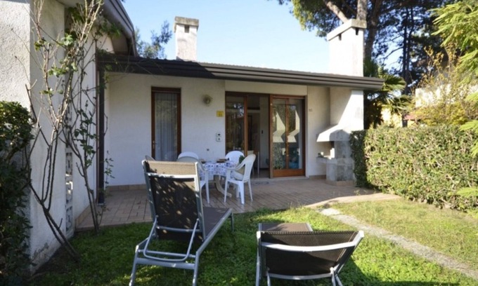 Bibione Lido dei Pini Apartment | Stylish home with pool and solarium