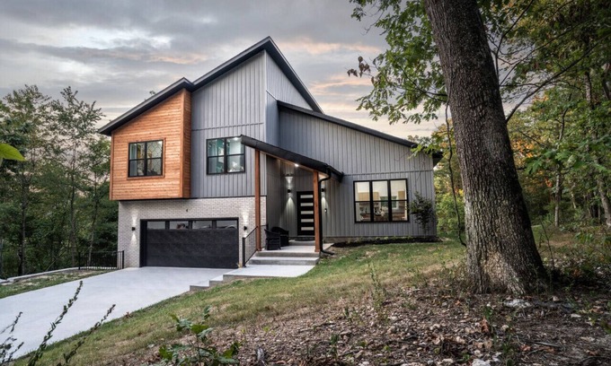 Bella Vista House | Stylish New Home Near Lake Modern Comfort & Nature Access