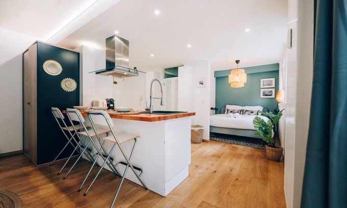 Belair Apartment | Stylish Studio w Terrace in Heart of Lux