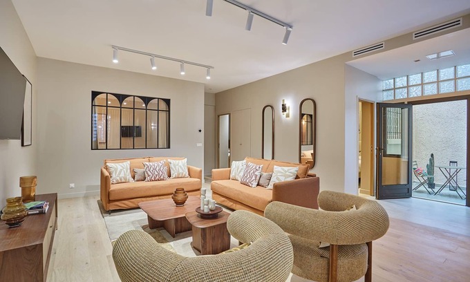 Quartier de la Porte-Saint-Denis Apartment | Sublim Apartment 3 Bedrooms Center of Paris