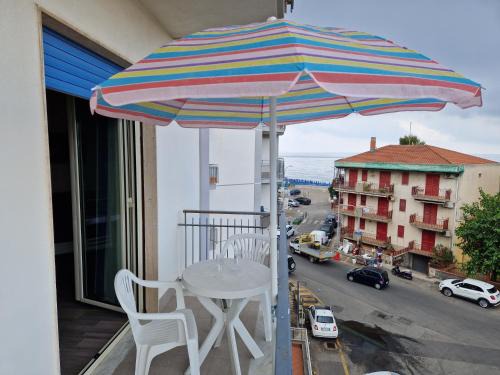 Fondachello Apartment | Suite Alba - charme e relax con luce del mattino