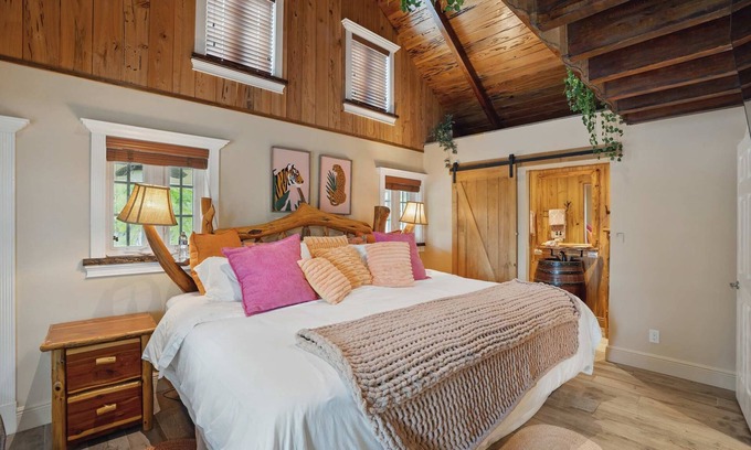 Biggar Villa | Suite for 4 Gulf Access, Heated Pool & Elevator!