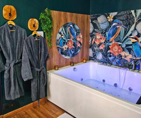 Saint-Etienne Apartment | Suite Passion - Jacuzzi privé - Table massage