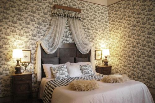 Castiglion Fiorentino House | Suite Romantica con Giardino in Dimora Storica - Camera e Appartamento - B&B Palazzo Robicci