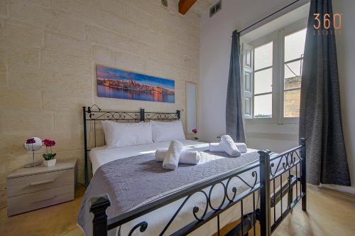 Birgu Apartment | Suite Victory in Historic Birgu, A Touch of Maltese Tradition by 360 Estates