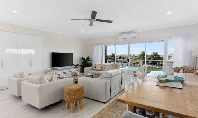 Encounter Bay House | Summer Bay House (Lakefront)