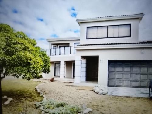 Still Bay House | Summer Breeze Views