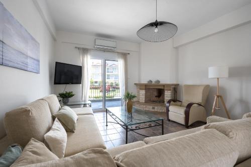 Gerakini Apartment | Summer Vibes by Luxlikehome