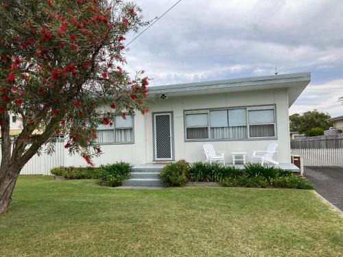 Culburra Beach House | SummerBreeze - just a 60 second stroll to the beach