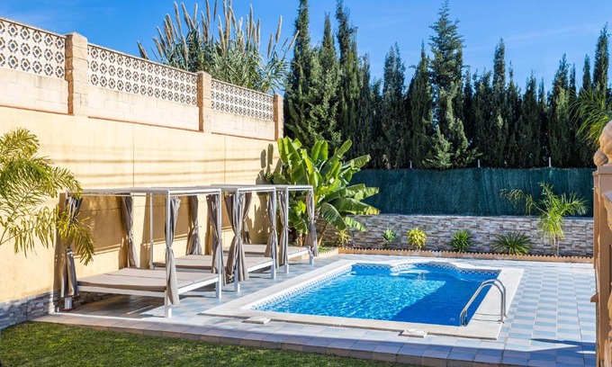 Velez-Malaga Villa | Sun, Relax, Climatized Pool & Steps to the Beach by Mellow