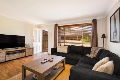 Culburra Beach House | Sunbaker Pet Friendly Awards Finalist 4 Mins Walk to Culburra Beach