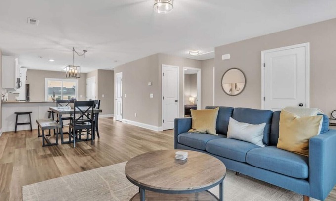 Simpsonville House | Sunbeam Point~ Pet-Friendly Simpsonville Rental