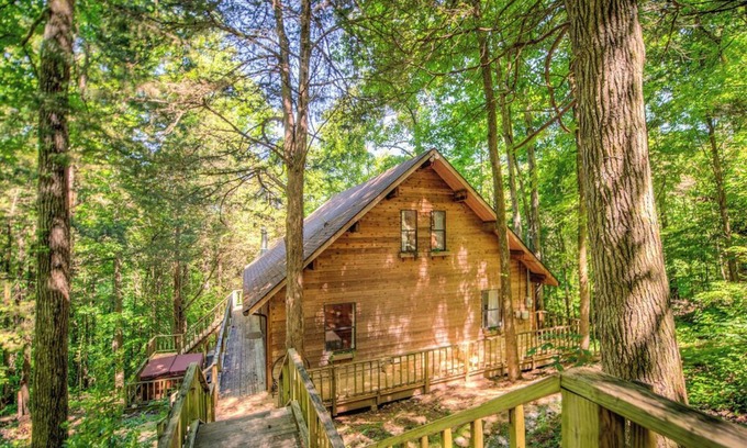 Smithville Ski Chalet | Sunday Morning (Dog-Friendly)