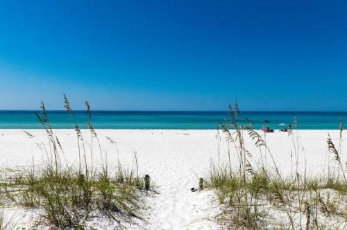 Laguna Beach Estates Apartment | Sunny Daze Cottage by Beach Haven Vacation Rentals