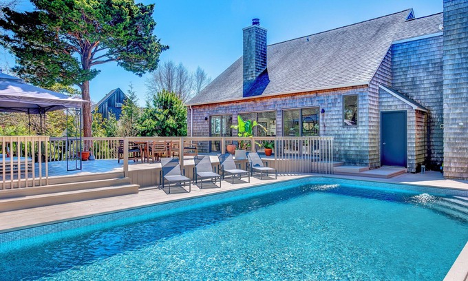 Remsenburg House | Sunny Hamptons Getaway With Pool