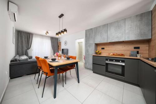Strozanac Apartment | SUNNy PLACE