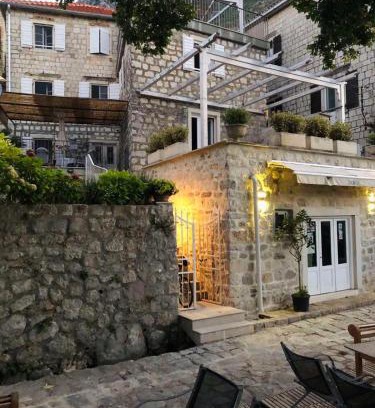 Perast Apartment | Sunny Port Apartment & Rooms