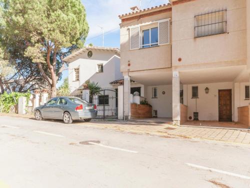 L'Escala House | Sunny Terrace Near Beach