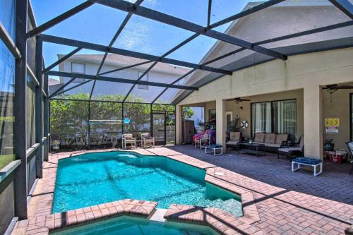 Bridgeford Crossing House | Sunny Villa with Lanai 17 Mi to Disney!