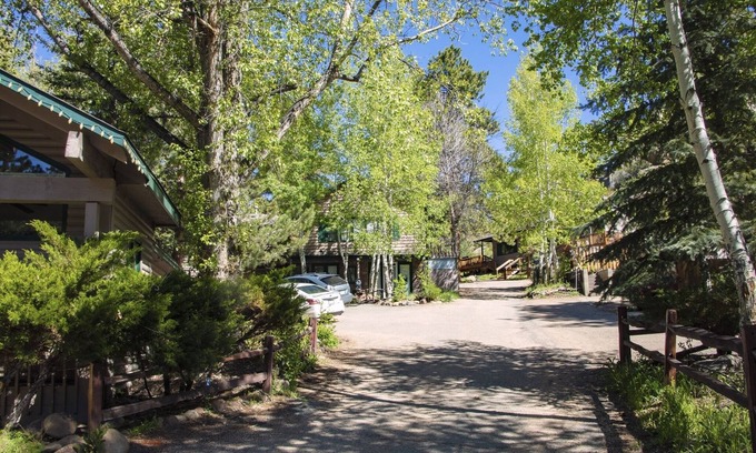 Estes Park Condo | Sunnyside Knoll: 10 1 Bedroom Studio