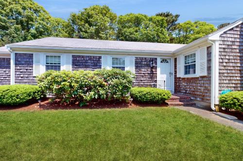 South Yarmouth House | Sunroom Serenity