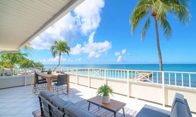Seven Mile Beach Apartment | Sunset Cove # 201