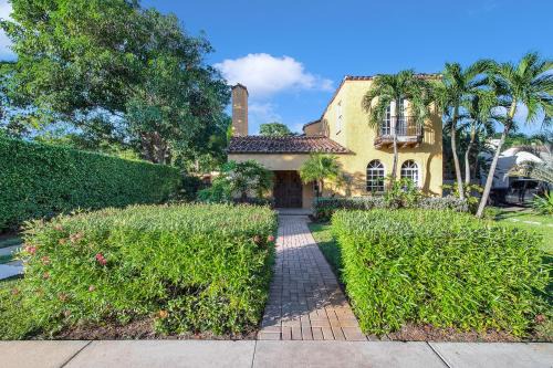 West Palm Beach House | Sunset Siesta