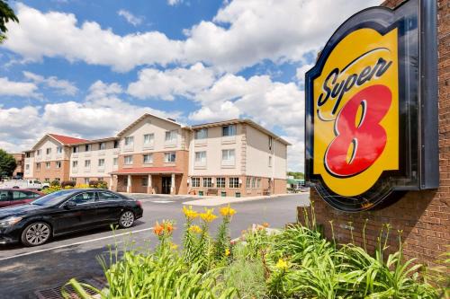 Uniontown Hotel | Super 8 by Wyndham Akron S/Green/Uniontown OH