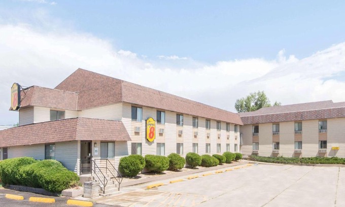 Buffalo Hotel | Super 8 by Wyndham Buffalo