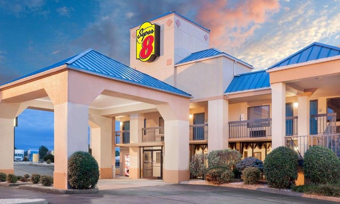 Mohawk Hotel | Super 8 by Wyndham Bulls Gap Greeneville Area