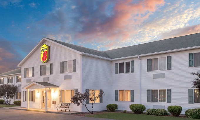 Canandaigua Hotel | Super 8 by Wyndham Canandaigua