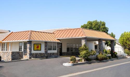 Dunnigan Hotel | Super 8 by Wyndham Dunnigan
