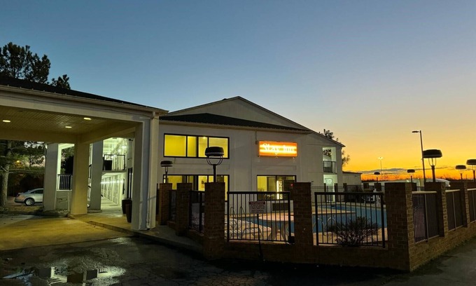 Kannapolis Hotel | Super 8 by Wyndham Kannapolis