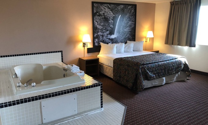 Pendleton Hotel | Super 8 by Wyndham Pendleton