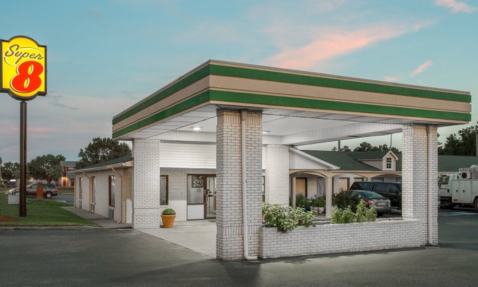 Sumter Hotel | Super 8 by Wyndham Sumter