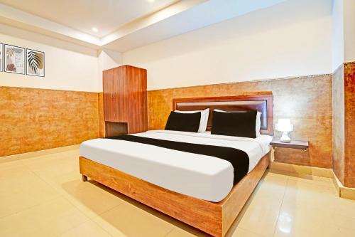 New Delhi Hotel | Super Collection O Tilak Nagar Near Pacific Mall