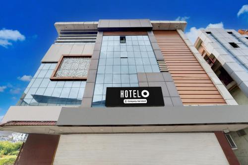 Kulanada Hotel | Super Hotel O Pathanamthitta Near Mahatma Gandhi Statue