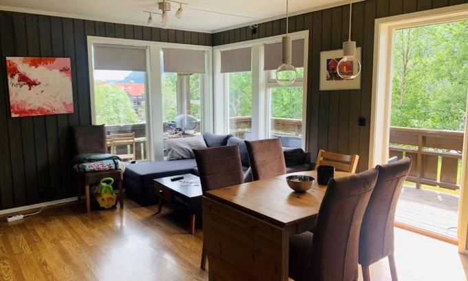 Hemsedal Apartment | Super sentral, flott og solrik leilighet i sentrum