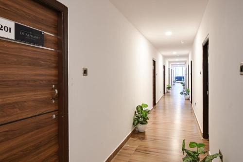 Champapet Hotel | Super Townhouse De Alphabet Karmanghat