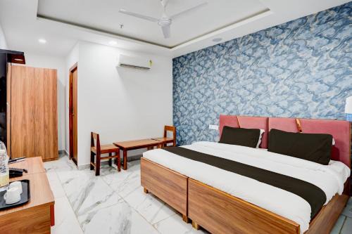Greater Noida Hotel | Super Townhouse Happy Habitat Guest House