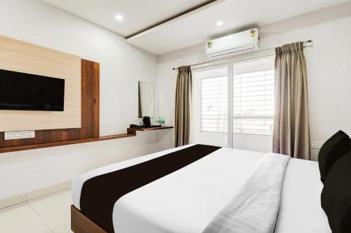 Agara Hotel | Super Townhouse Oak DLF Newtown Formerly South Square