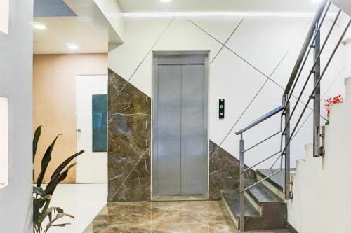 Pune Hotel | Super Townhouse Oak Viman Nagar formerly Kuber Inn
