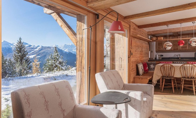 Verbier Apartment | Superb 3 bedroom apartment near Savoleyres with a magnificent view on the combins, on the first floo