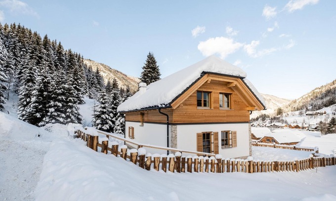Donnersbachwald Ski Chalet | Superb chalet Bergzauber with sauna