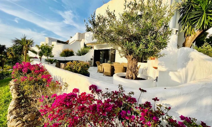 Marbella Apartment | Superb Townhouse in Golden Mile