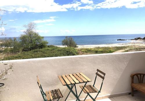 Bravone Apartment | Superbe studio front de mer - Pieds dans l’eau