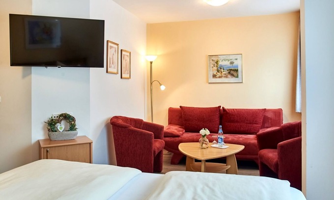 Neustadt an der Donau Apartment | Superior room Hindenburg (30sqm) for up to 4 people